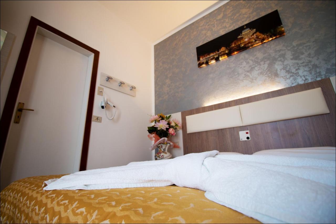 Hotel Belfiore Misano Adriatico Exterior photo
